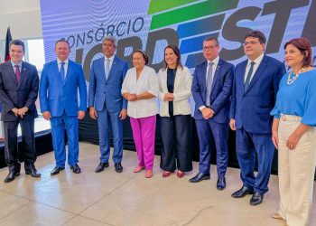 Em Natal, Rafael Fonteles participa da posse de Fátima Bezerra como presidente do Consórcio Nordeste