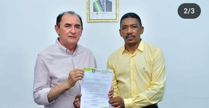 Prefeito de Floriano Antônio Reis dá posse ao novo secretário de Infraestrutura