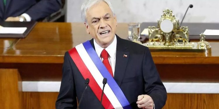 Ex-presidente do Chile Sebastián Piñera morre em acidente de helicóptero