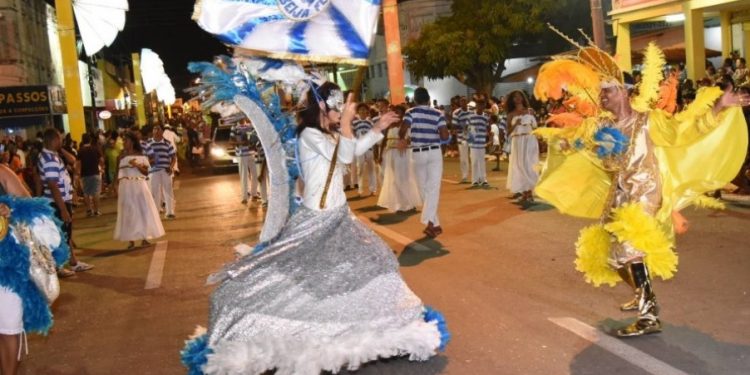 GUIA DO CARNAVAL: sorteio define ordem de entrada das escolas de samba no desfile em Floriano