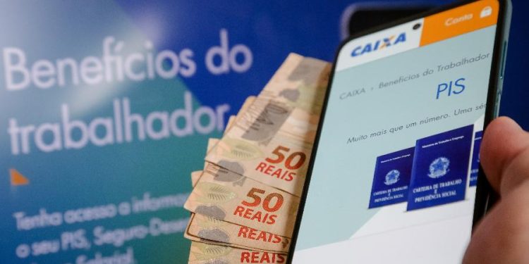 Abono salarial de R$ 27 bilhões começa a ser pago hoje (15) a trabalhadores nascidos em janeiro