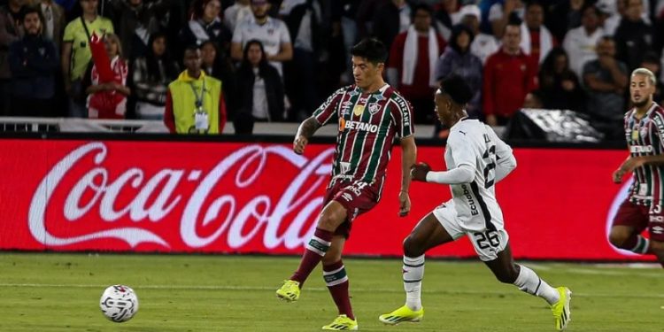 Nos acréscimos, Fluminense perde para LDU no primeiro jogo da Recopa