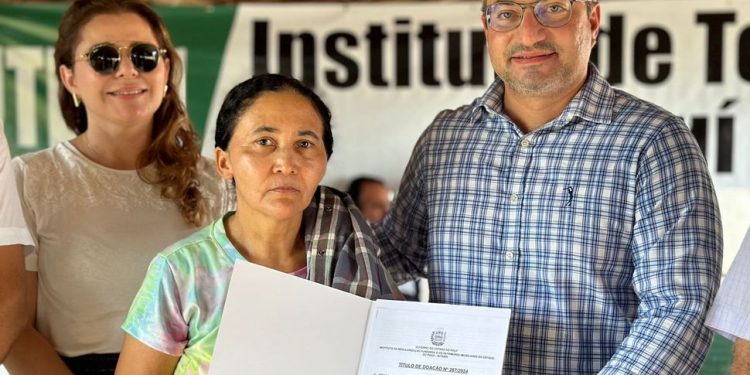 Interpi entrega títulos definitivos de terra para 192 famílias em Alto Longá