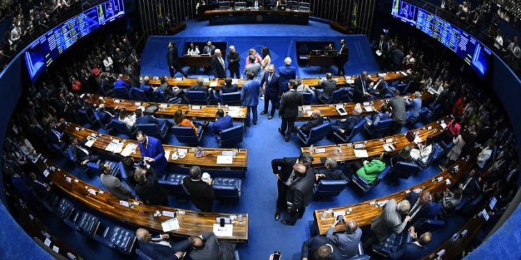 Senadores debatem isenção do IPVA a veículos com mais de 20 anos nesta terça (27)