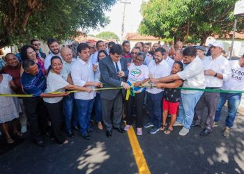 OPA: Rafael Fonteles entrega pavimentação asfáltica de 23 ruas de Teresina