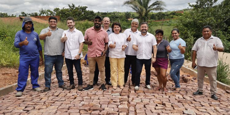 Deputado Fábio Novo acompanha obras do OPA em Teresina