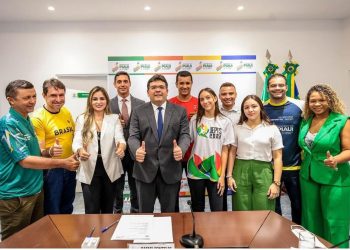 Atletas e técnicos assinam termo de adesão ao Bolsa Atleta Piauí na segunda-feira (25)