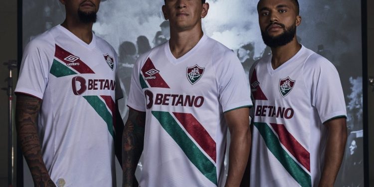 Fluminense e Umbro apresentam a nova camisa branca para 2024