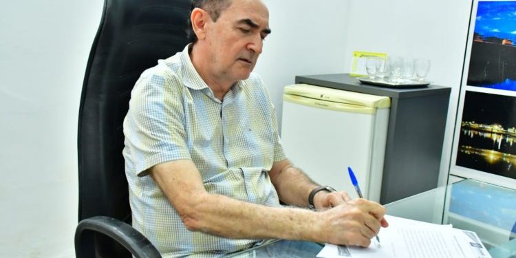 Prefeitura de Floriano lança edital de Processo Seletivo Público com 109 vagas