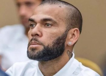 Daniel Alves paga fiança de 1 milhão de euros e já pode deixar a prisão em Barcelona
