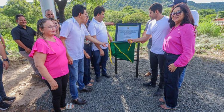 Governador inaugura e autoriza obras em Agricolândia, Miguel Leão, Lagoinha do Piauí, Barro Duro e Olho D’água