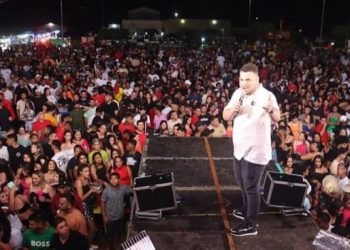 Festa de Aniversário do município lota praça de eventos em Aroazes