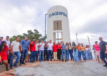 Governador inaugura ampliação de adutora e pavimentação em Santa Rosa do Piauí