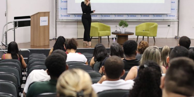 Faculdade CESVALE realizou II CPIC em alusão ao Dia Internacional da Mulher