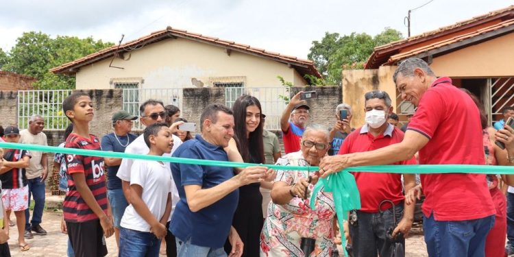 Seid inaugura academia acessível ao ar livre em José de Freitas