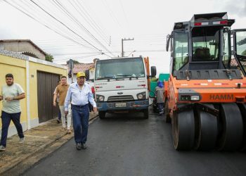 Prefeito de Teresina vistoria várias frentes de serviços na zona Sudeste