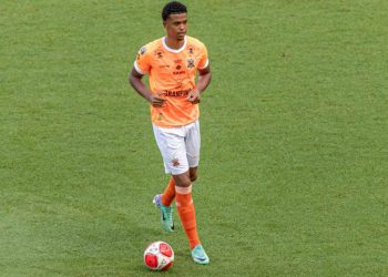 Flamengo anuncia contratação de Carlinhos, destaque do Campeonato Carioca
