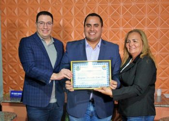 No aniversário de Santo Antônio de Lisboa, deputado Georgiano Neto recebe Título de Cidadania