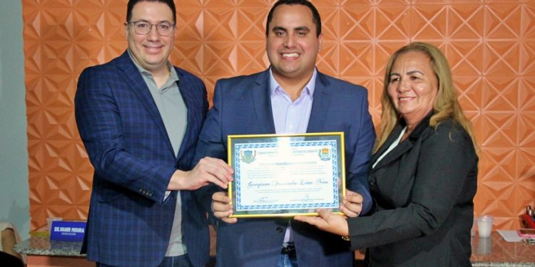 No aniversário de Santo Antônio de Lisboa, deputado Georgiano Neto recebe Título de Cidadania
