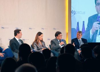 Nos EUA, governador defende transição energética e aponta Piauí como um celeiro de oportunidades