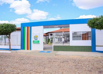 Com mais de R$ 2 milhões em investimentos, governador entrega modernização de escola de tempo integral em Lagoa do Barro