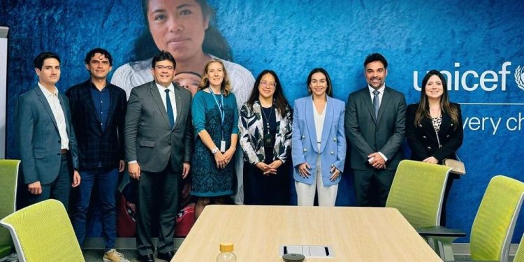 Rafael apresenta programas Saúde Digital e Pacto pelas Crianças a representantes do Unicef