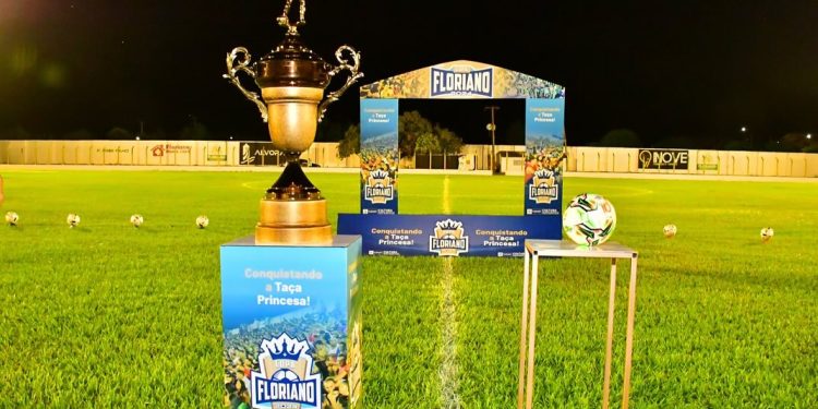 Prefeito Antônio Reis realiza a abertura oficial da Copa Floriano de Futebol 2024