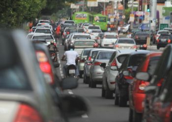Lei autoriza adesivação de veículos para identificar veículos que transportam autistas