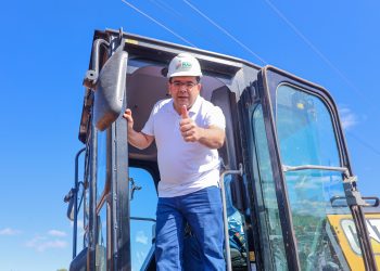 Governador visita obras e autoriza reforma de escola e implantação do Piauí Saúde Digital em Capitão Gervásio Oliveira