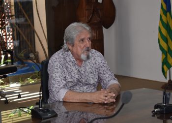 Eneas Barros lança biografia do oftalmologista Fernando Pires Ferreira, “Um bruxo à mesa de jantar”