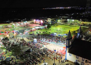 Rafael Fonteles prestigia tradicional festejo na cidade de São João do Piauí