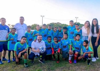 Secretaria dos Esportes inaugura estádio de futebol no bairro Santa Maria da Codipi, em Teresina