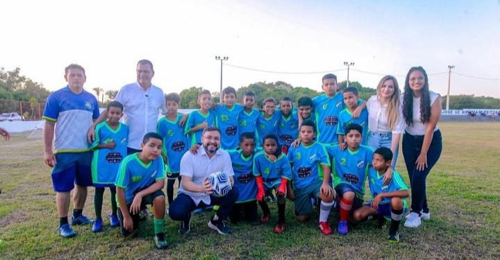 Secretaria dos Esportes inaugura estádio de futebol no bairro Santa Maria da Codipi, em Teresina