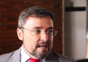 “Vejo como desespero da oposição”, diz Novo sobre denúncia de compra de apoio