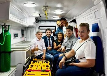 Deputado Marcus Vinícius entrega 3 viaturas para Bombeiros de Floriano