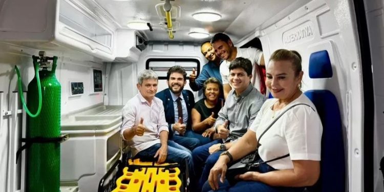 Deputado Marcus Vinícius entrega 3 viaturas para Bombeiros de Floriano