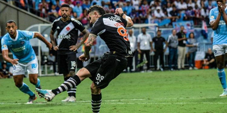 Vasco e Bahia voltam a se enfrentar no Brasileirão em momentos distintos aos do último encontro