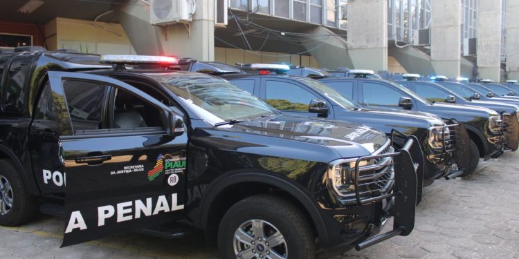 Secretaria da Justiça entrega viaturas para o sistema prisional
