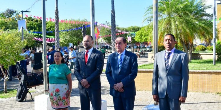 Momento cívico e Feira da Agricultura marcam o 8º dia de atividades pelos 127 anos de Floriano