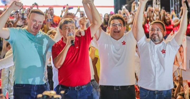 Em convenção com mais de 40 mil pessoas Fábio Novo e Dr. Paulo Márcio são  oficializados