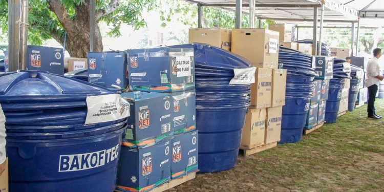 Governo do Estado entrega kits de irrigação para agricultores de 36 municípios nesta terça (20)