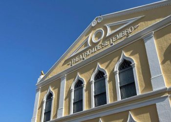 Theatro 4 de Setembro celebra 130 anos com shows, dança e exposições
