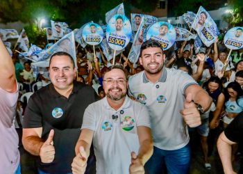 Draga Alana reúne centenas de apoiadores em reunião com Fábio Novo na zona Sudeste