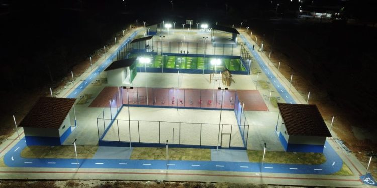 Governo do Estado finaliza obras da primeira praça poliesportiva em Nazária com investimento de R$ 2,5 milhões
