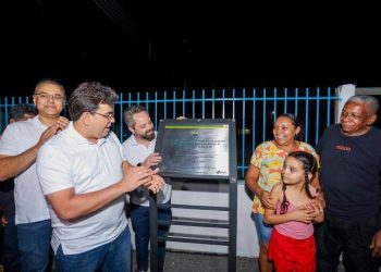 Governador Rafael Fonteles inaugura primeira obra de asfaltamento em Pavussu
