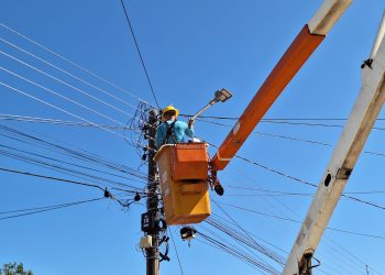 NOTA: Prefeitura de Floriano emite comunicado sobre contratação de empresa responsável por iluminação de LED