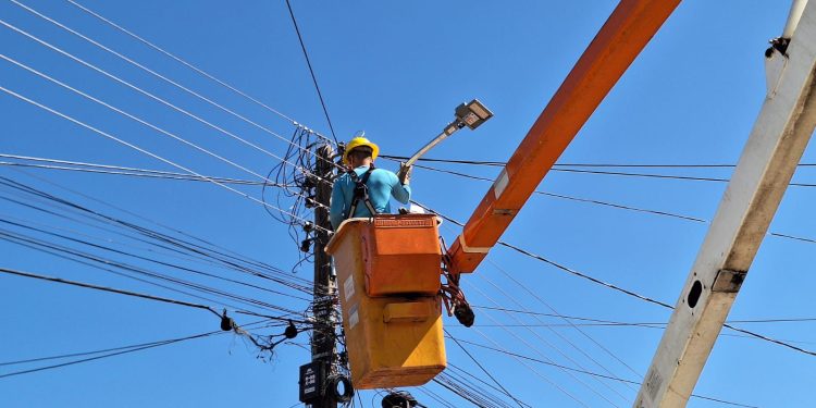 NOTA: Prefeitura de Floriano emite comunicado sobre contratação de empresa responsável por iluminação de LED