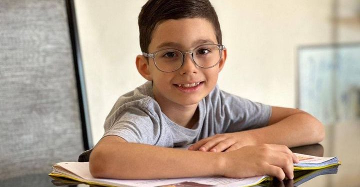 Óculos fornecidos pela Carretinha da Saúde estão mudando a vida de crianças no Piauí