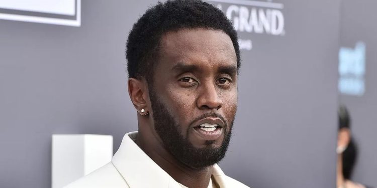 Advogados de Diddy pedem nova liberdade após fiança de R$ 274 mi ser negada 2 vezes