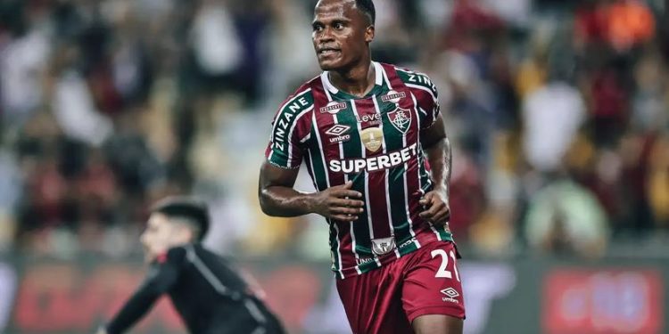 Brasileiro: Fluminense é eficiente e derrota Flamengo por 2 a 0 no Maracanã